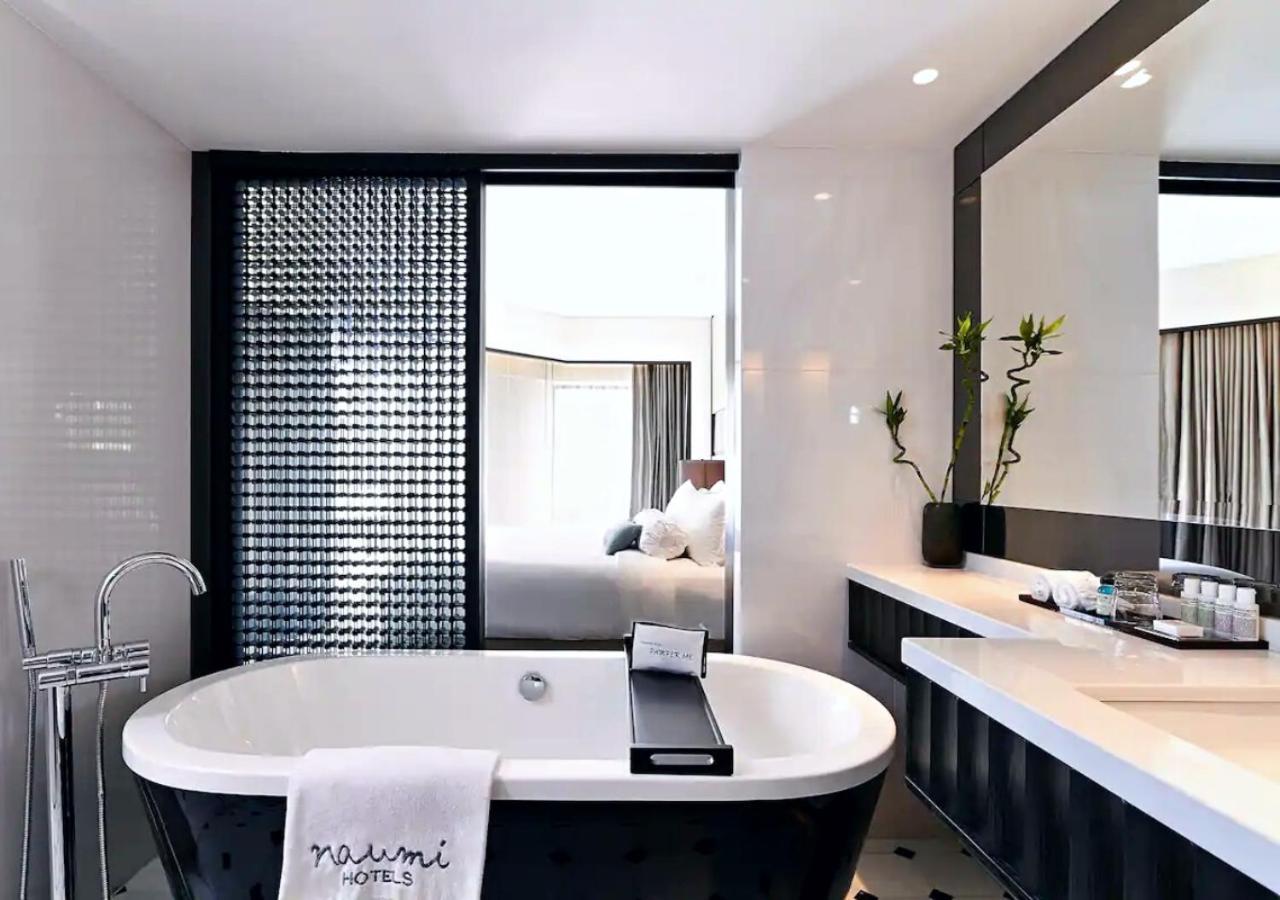 Naumi Hotel - SG Clean Singapur Exterior foto Bathroom