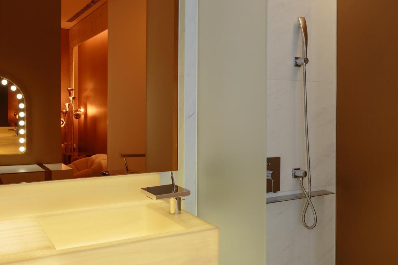 Naumi Hotel - SG Clean Singapur Exterior foto A shower