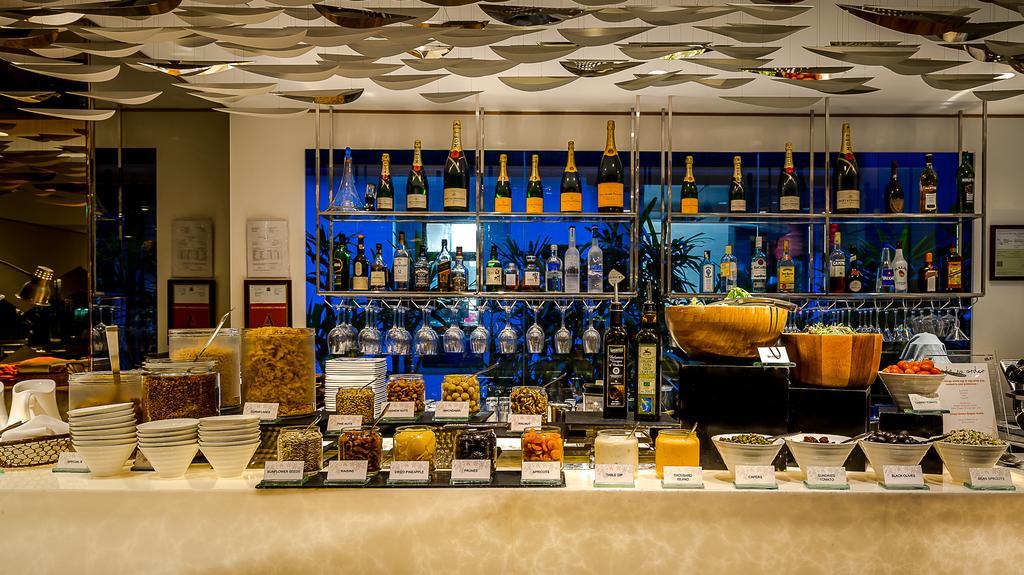 Naumi Hotel - SG Clean Singapur Exterior foto The bar at the lobby