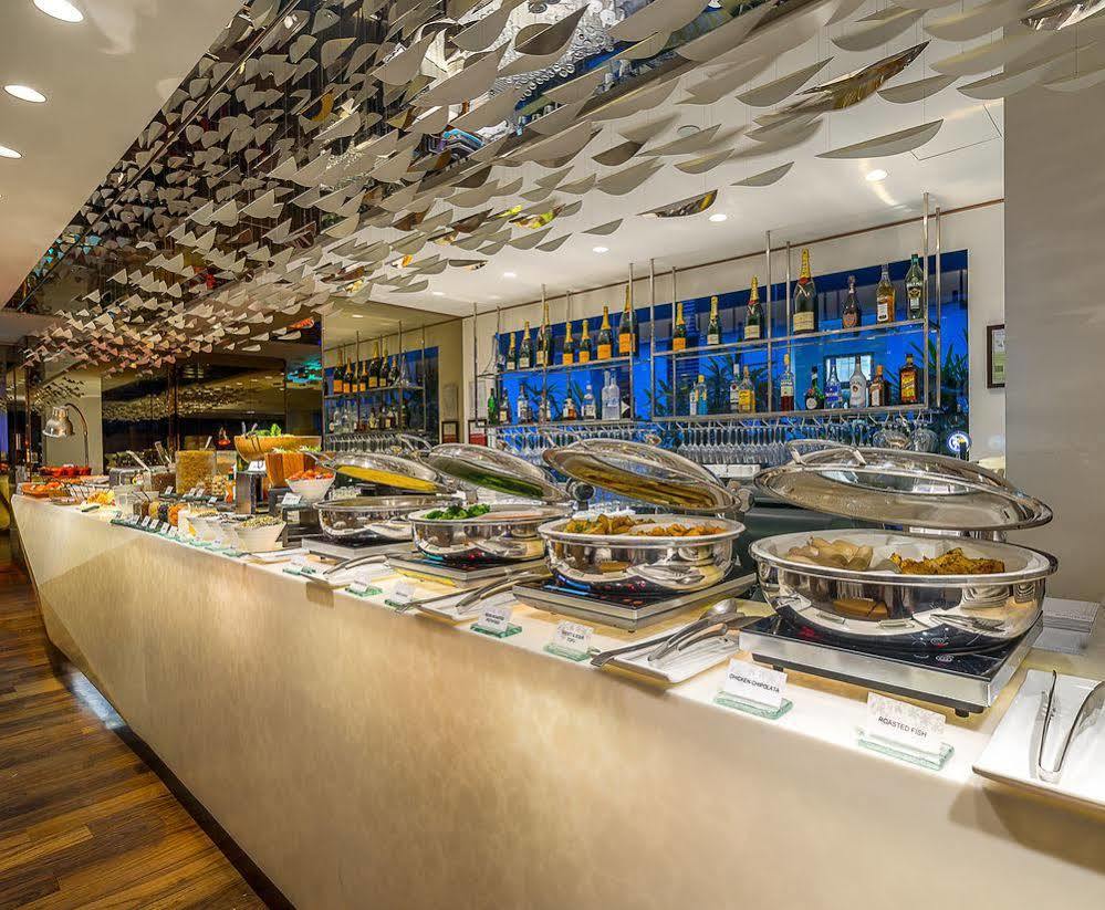 Naumi Hotel - SG Clean Singapur Exterior foto The buffet at the lounge